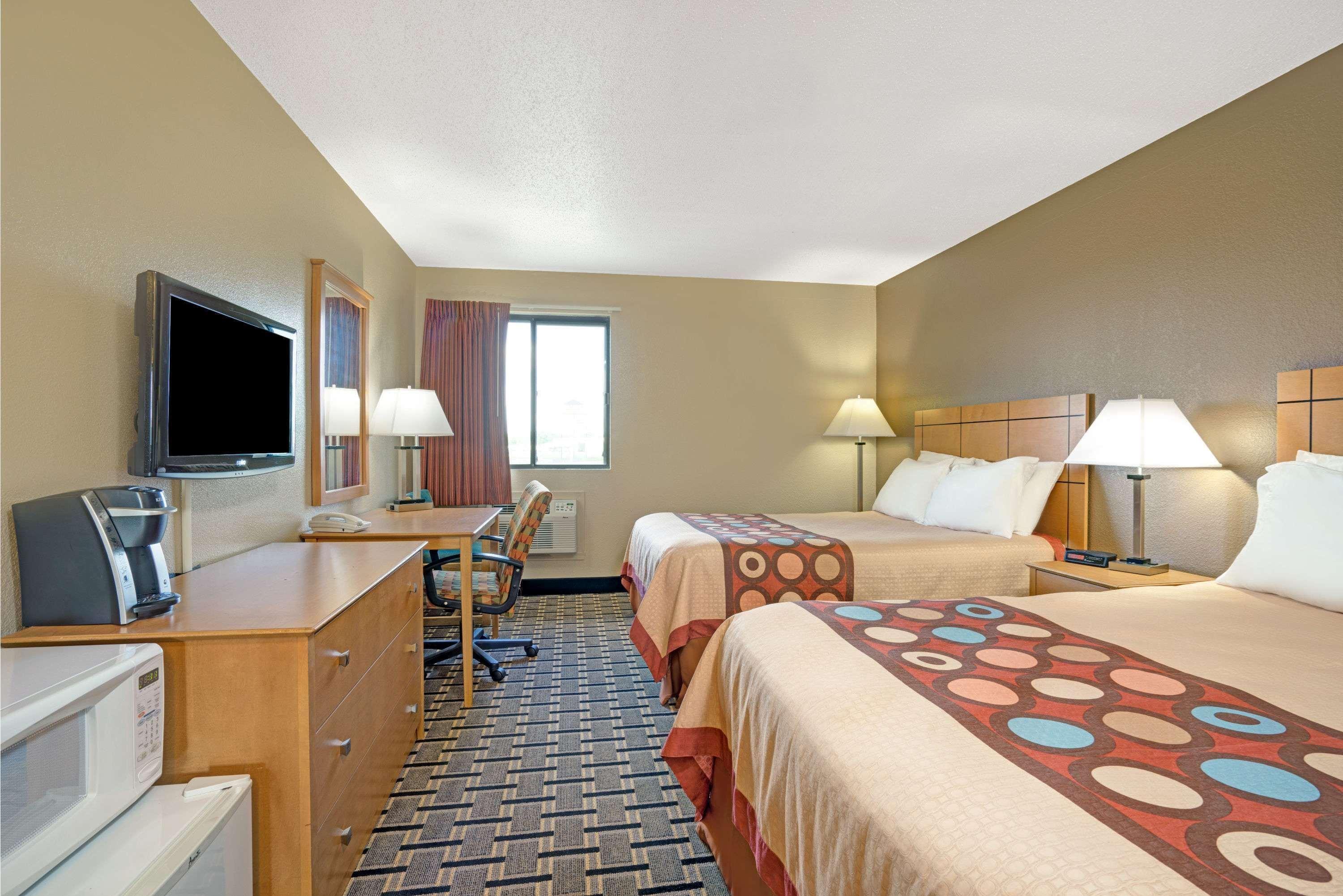 Super 8 By Wyndham Melrose Hotel Kültér fotó